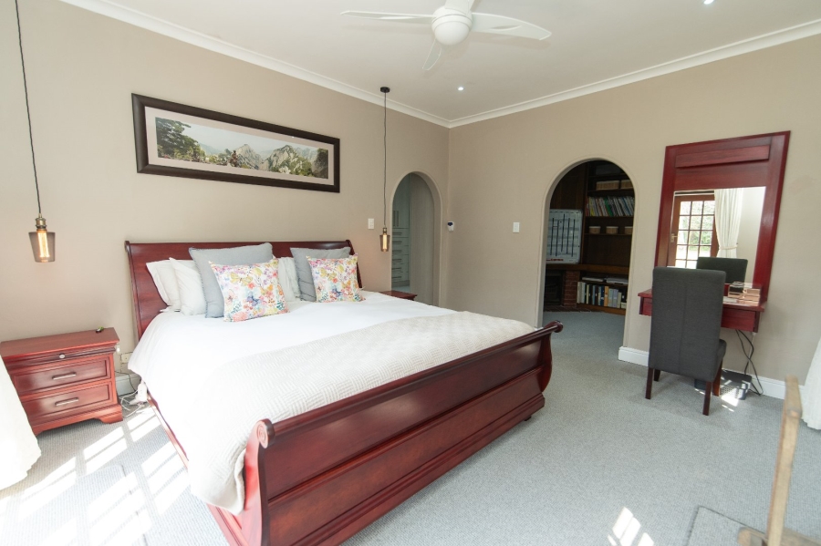 5 Bedroom Property for Sale in Theescombe Eastern Cape